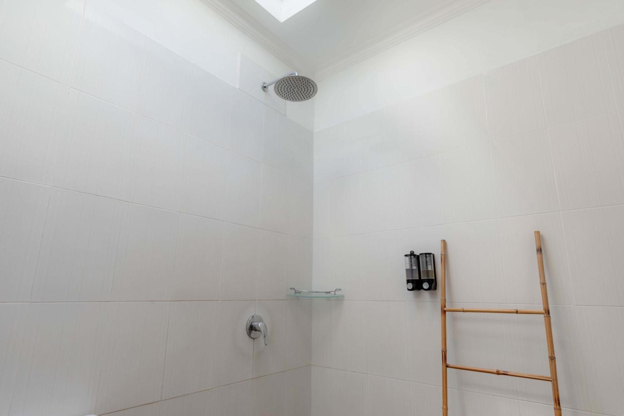 Carik Bali Guest House Canggu Екстер'єр фото